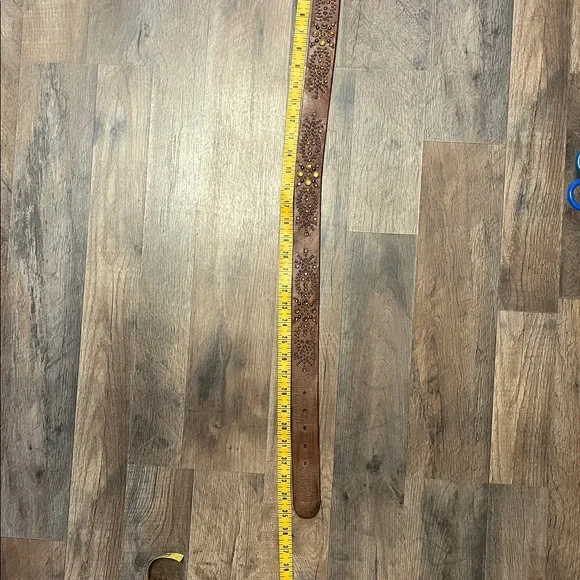 Women’s Abercrombie & Fitch Brown Leather Belt with Gold Buckle and Rhinestones - Picture 8 of 8